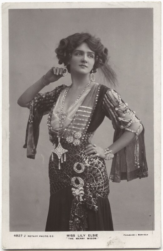 Lily Elsie as Sonia in 'The Merry Widow', in a costume designed by Lucy Duff Gordon.
